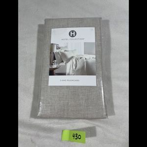 NIB Hotel Collection Linen Dye ( 2 ) King Pillowcases in Beige‎